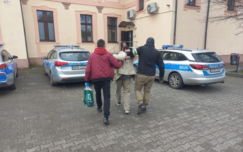 Podejrzany o kradzież radiostacji, złapany przez policję w Wołowie